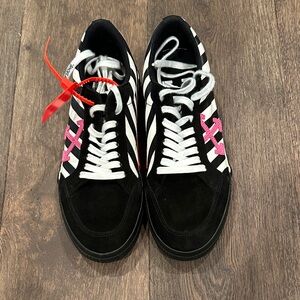 Off-White/co Virgil Abloh black violet